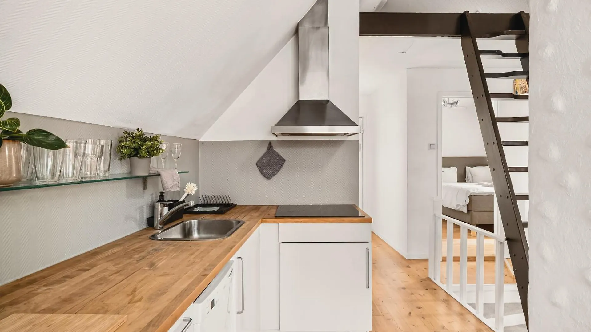 Dinbnb Apartments I Top-Floor For The Explorer! I 400M To Bryggen Bergen 0*,  Norvège